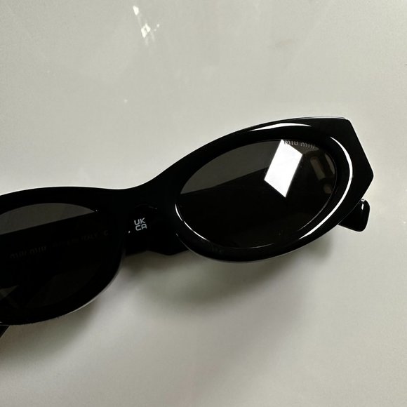 MiuMiu Women Sunglass - Picture 3 of 6